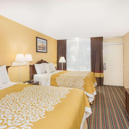 Days Inn By Wyndham Mt Pleasant-Charleston-Patriots Point Dış mekan fotoğraf