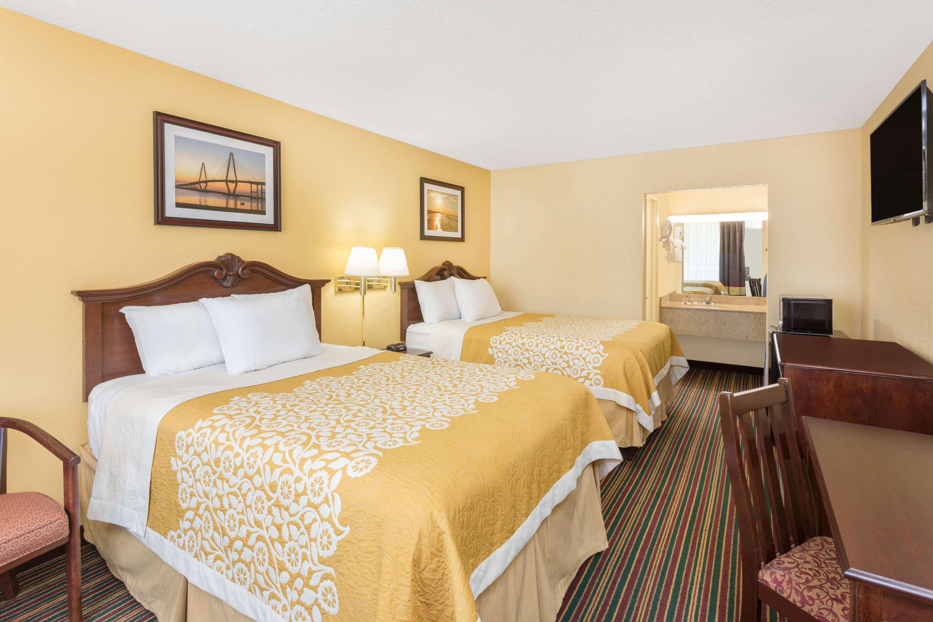 Days Inn By Wyndham Mt Pleasant-Charleston-Patriots Point Dış mekan fotoğraf