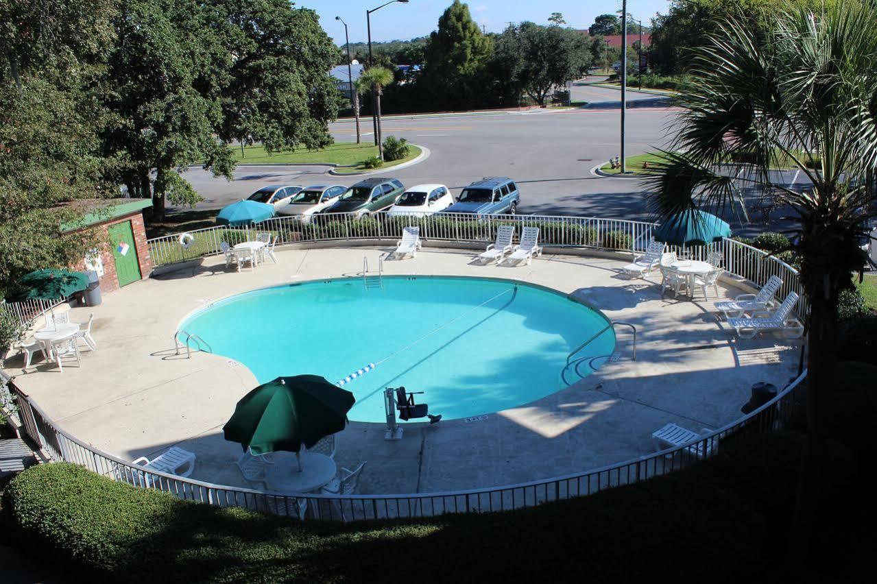 Days Inn By Wyndham Mt Pleasant-Charleston-Patriots Point Dış mekan fotoğraf